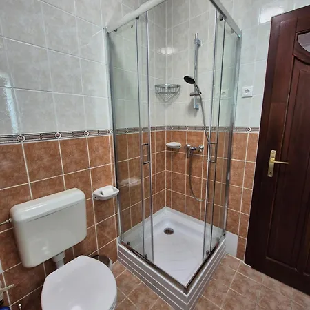 Jade Apartment *