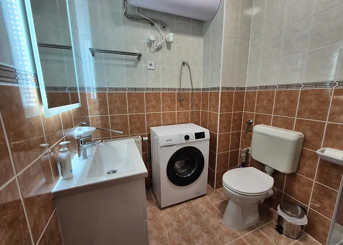 Jade Apartment